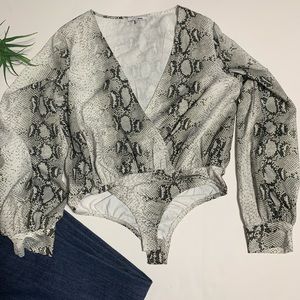 ‼️FASHION NOVA Snake Body Suit Size Large‼️‼️